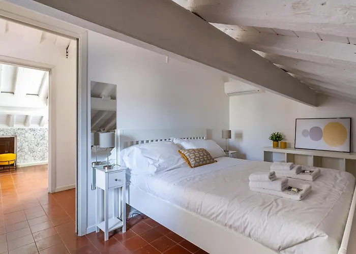 Iflat Pantheon & La Dolce Skyline Penthouse Apartment *