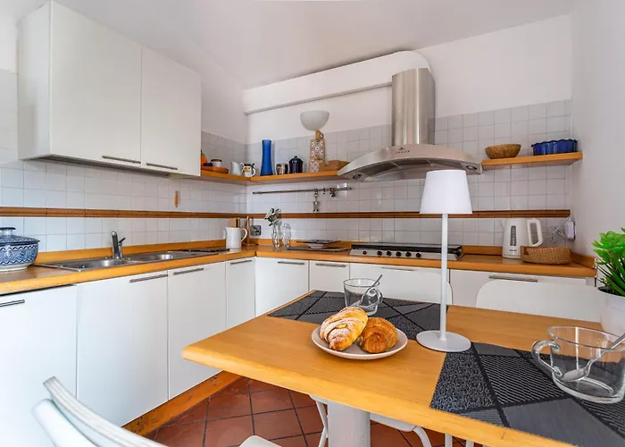 Iflat Pantheon & La Dolce Skyline Penthouse Apartment *